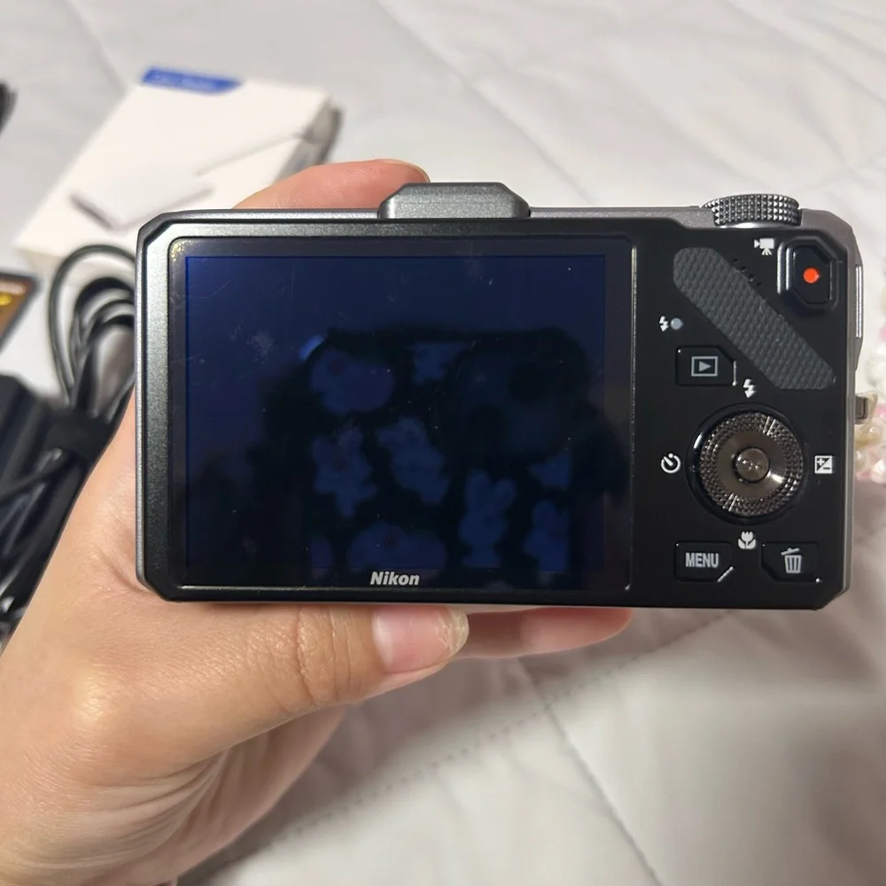 Nikon Coolpix S9300